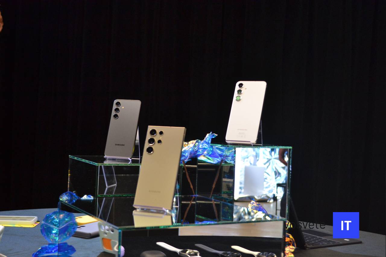 Produktova rada Samsung Galaxy S24 pohlad zozadu kamerove moduly