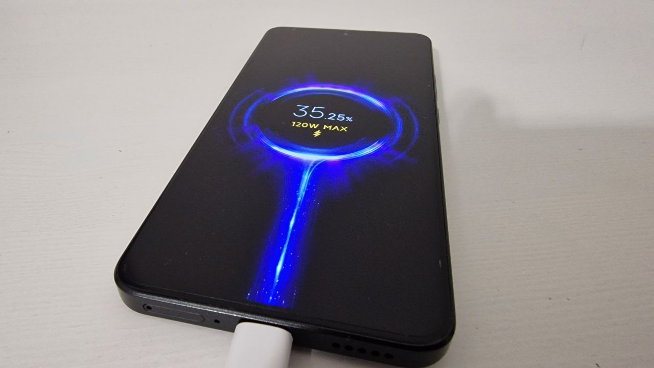 smartfon bez baterie oppo