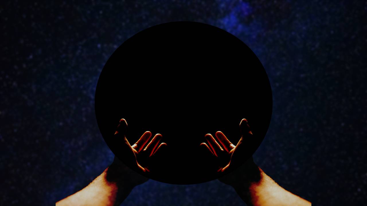 Čo sa stane, keď sa niečo dostane príliš blízko k čiernej diere?