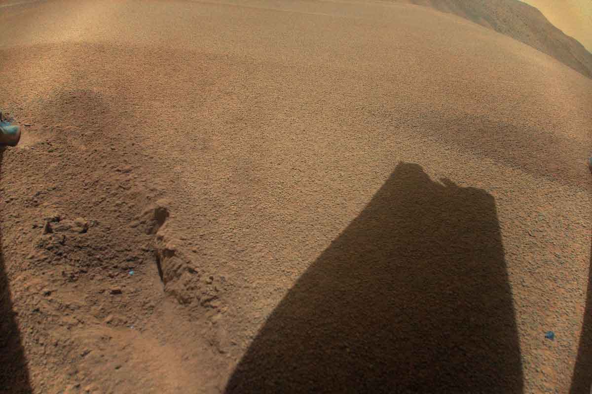 NASA ukazuje poškodenú vrtuľu historickej misie Ingenutiy