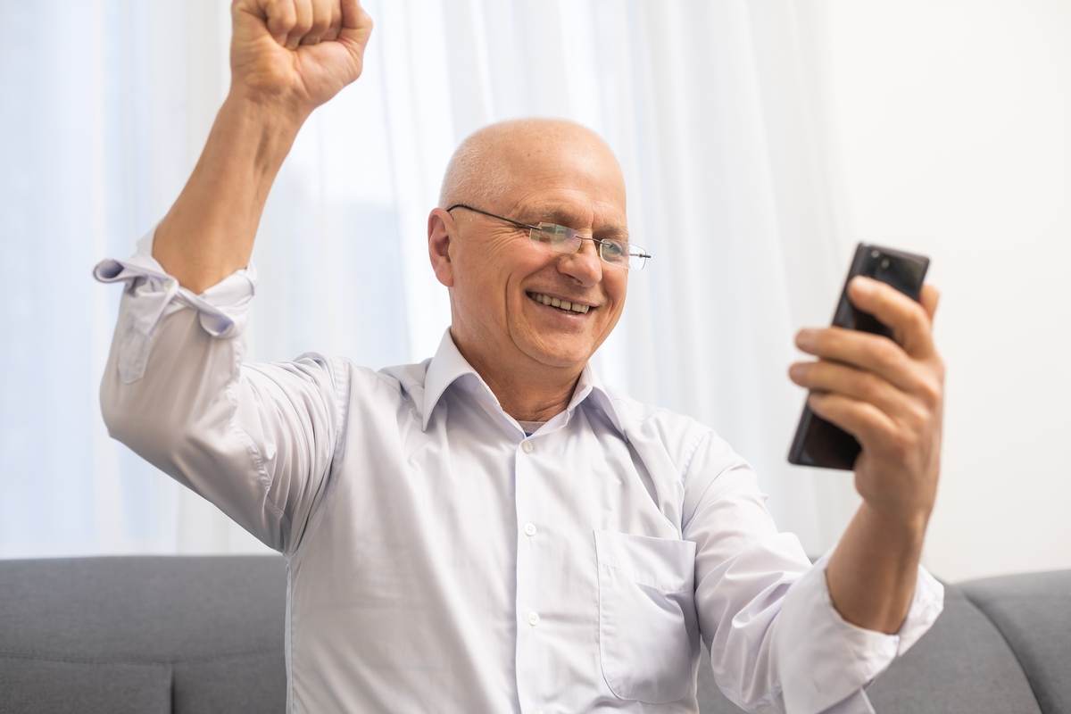 senior smartfon