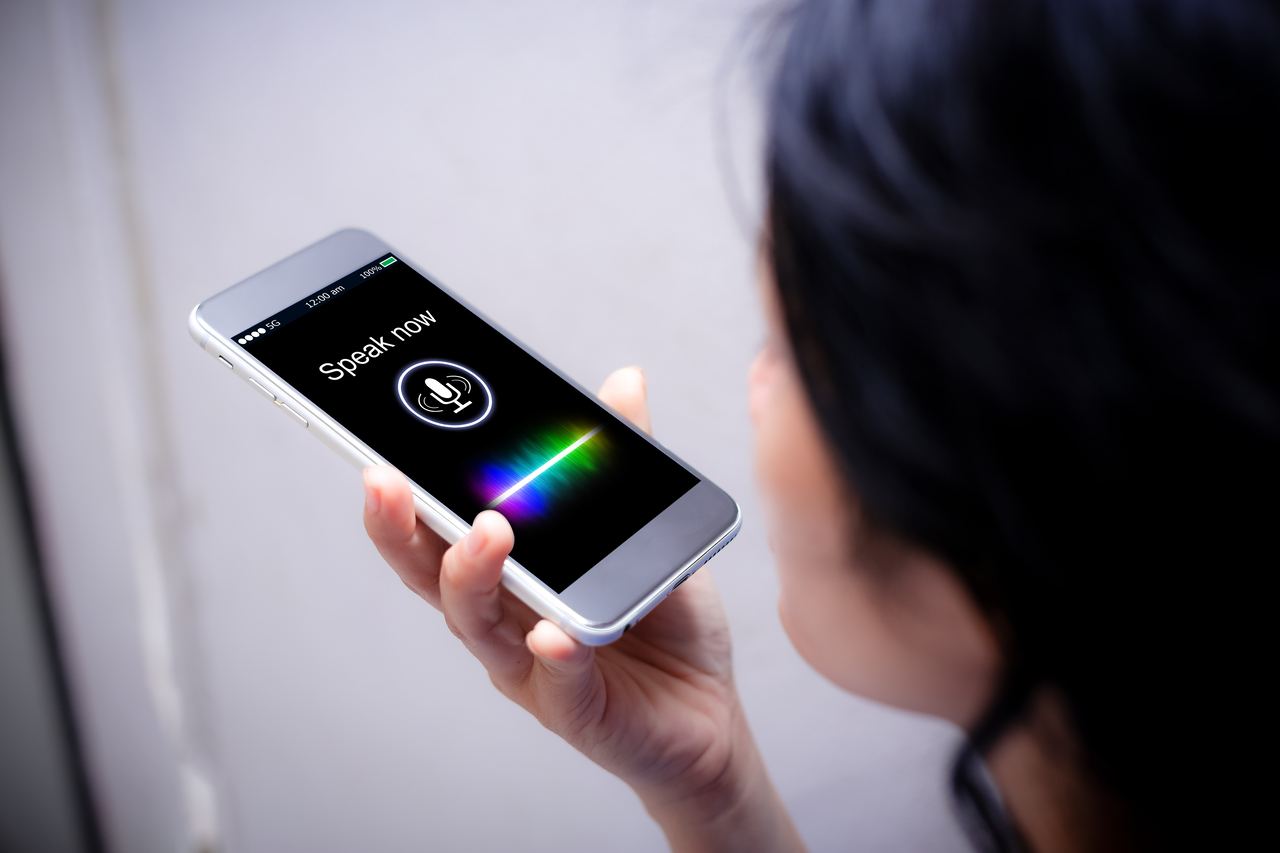 smartfon rozpravanie sa do telefonu