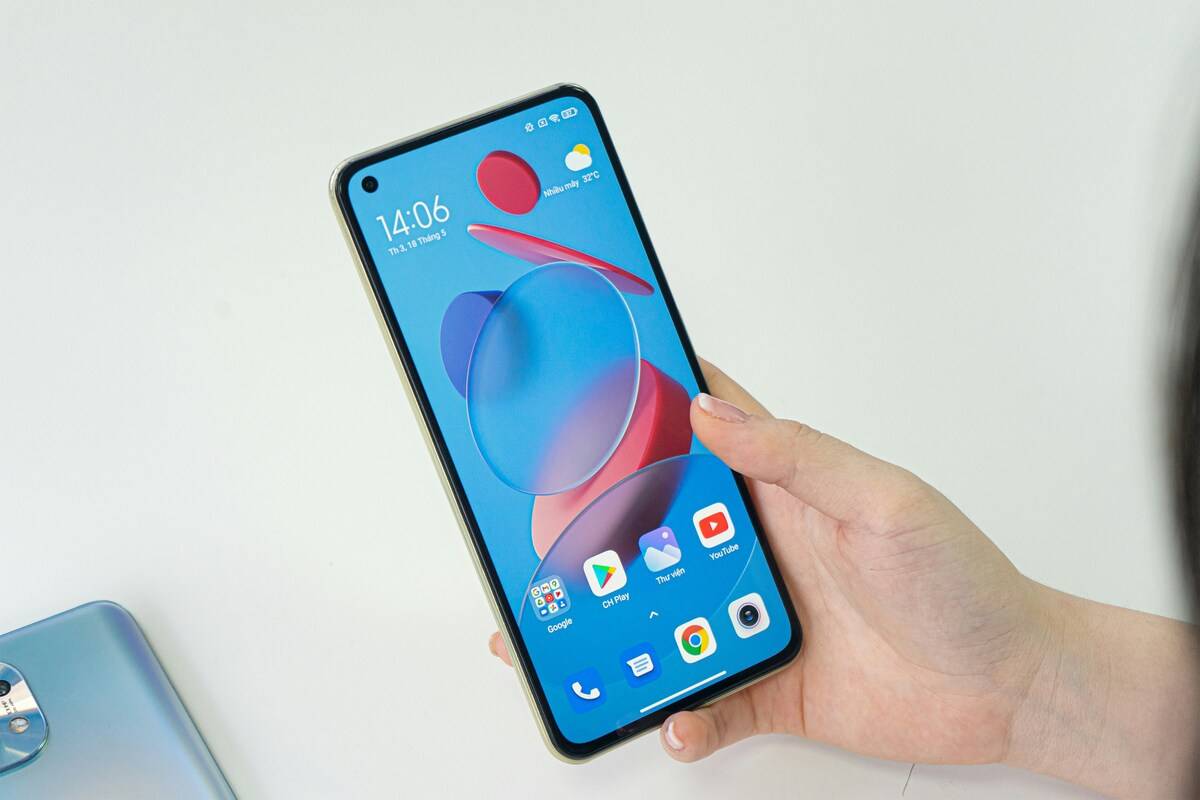 smartfon telefon titulka