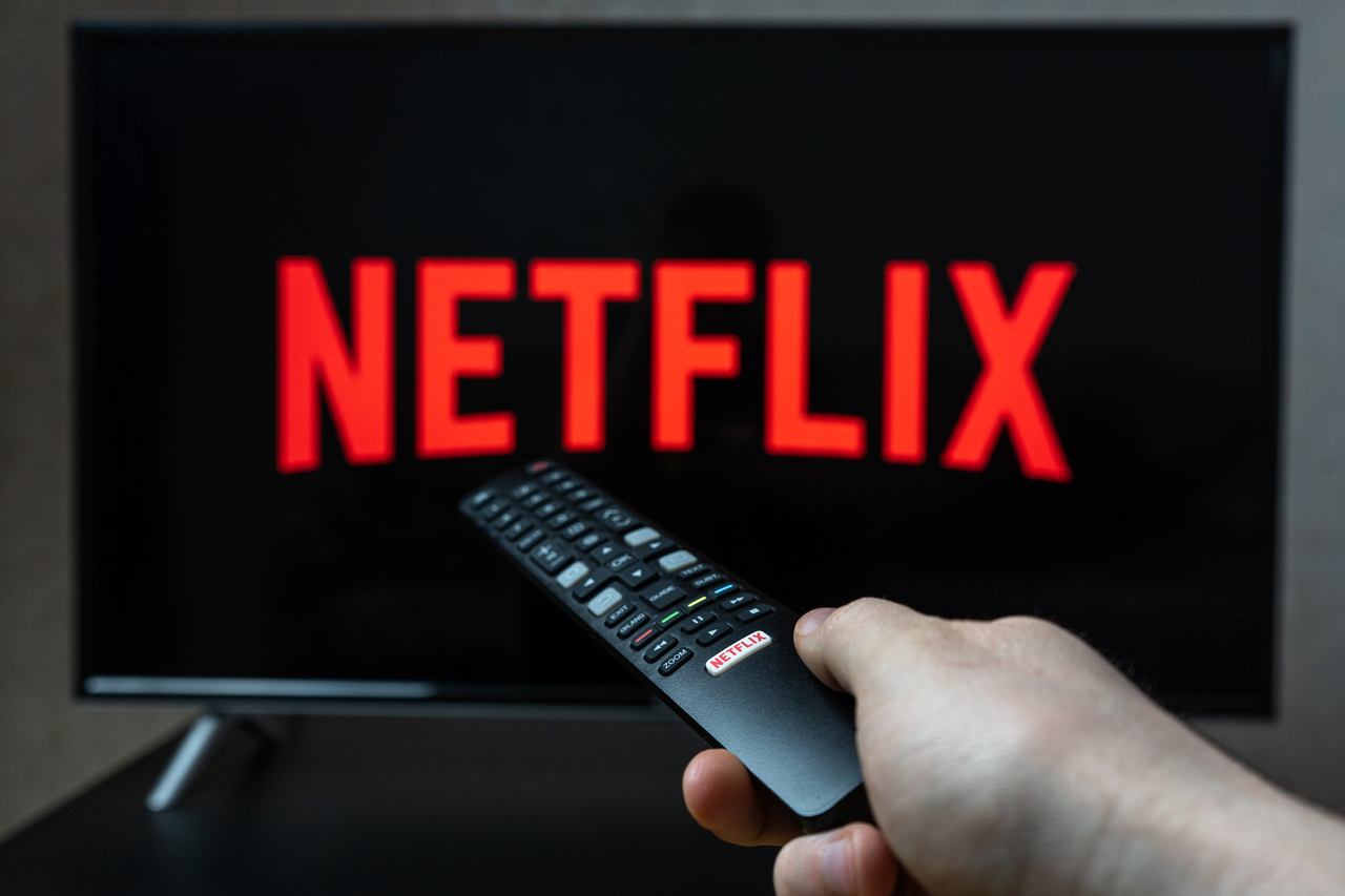 netflix filmy a serialy sledovanie titulka