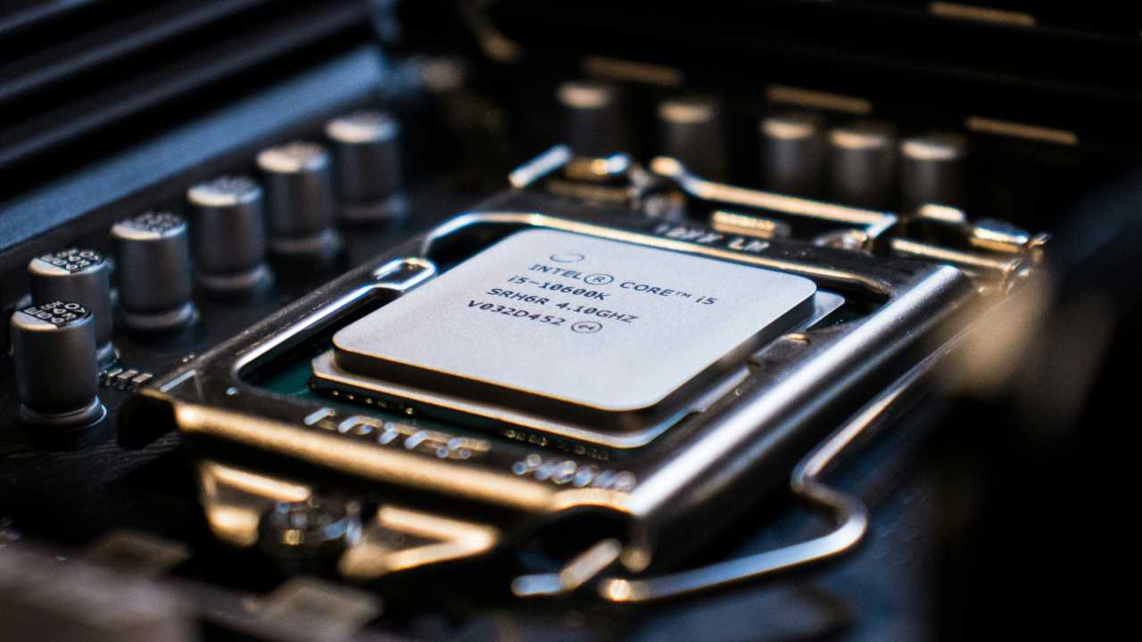 Zraniteľnosť procesorov Intel: máme sa začať obávať?