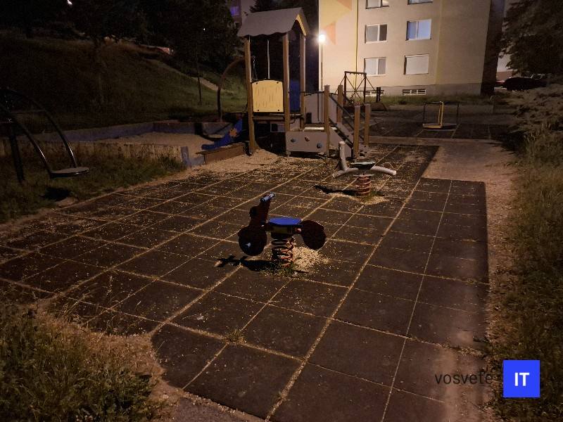 Samsung Galaxy A55 5G_vzorka noc_bez nocneho rezimu_2 (2)