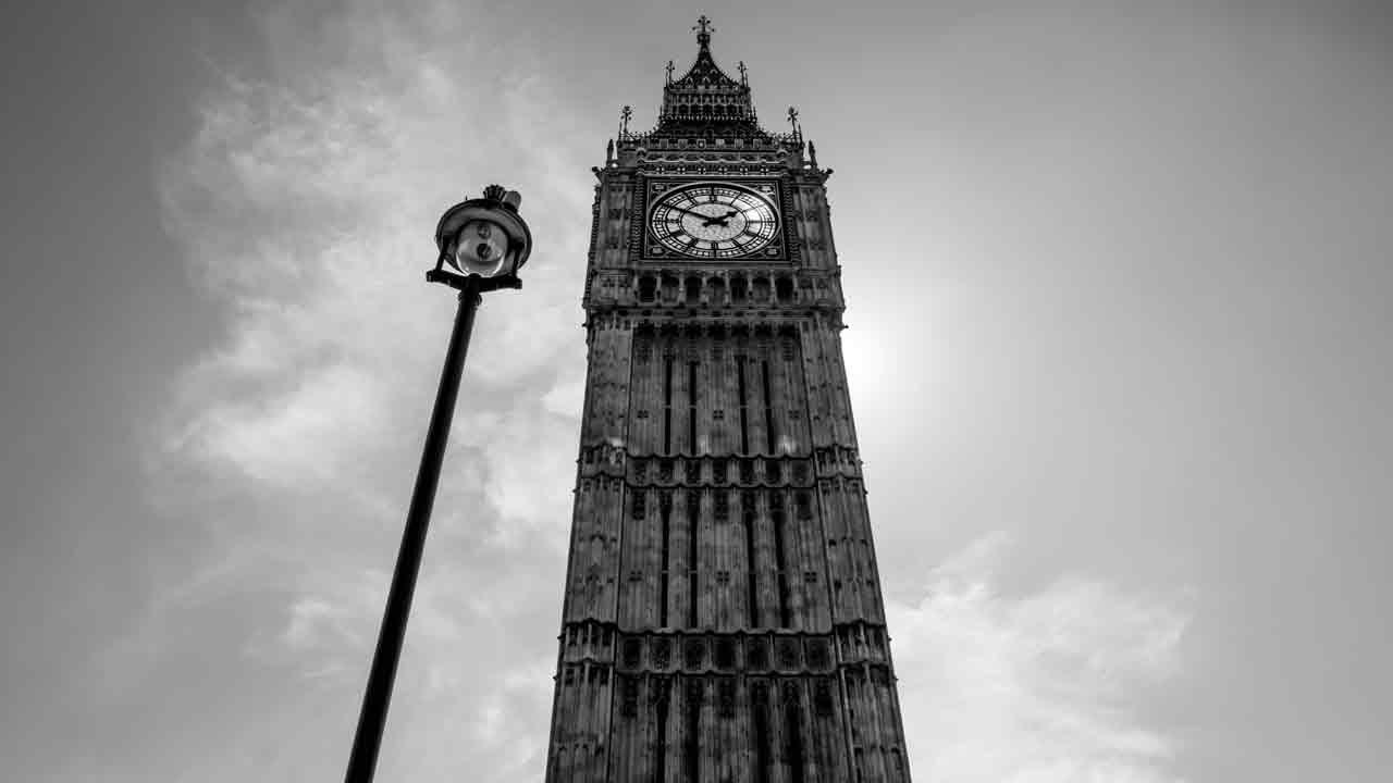 Vedci navrhli robota, ktorý dokáže preskočiť Big Ben