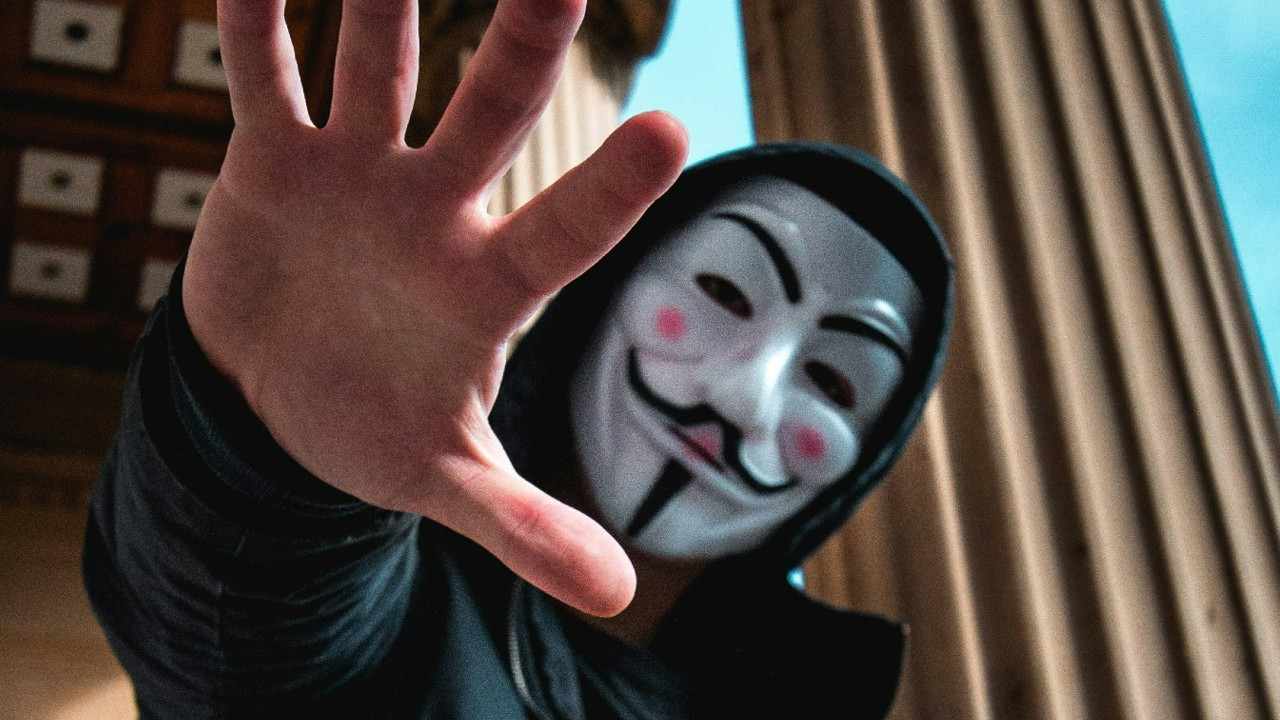 hacker (2)