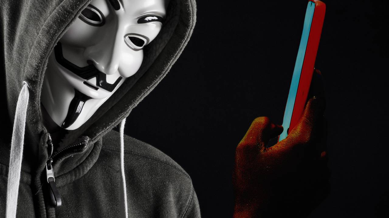 hacker spravy smartfon