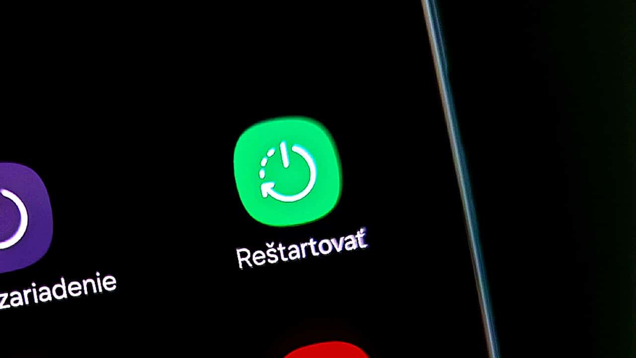 restart smartfonu