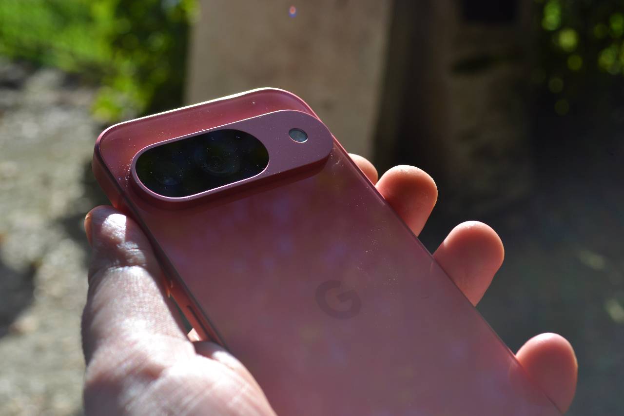 RECENZIA Google Pixel 9_zadna stena_2
