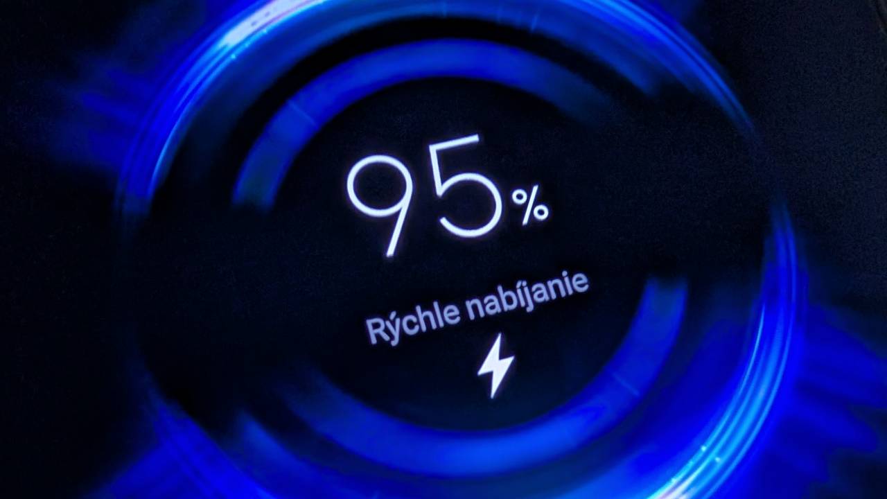 nabijanie telefonu