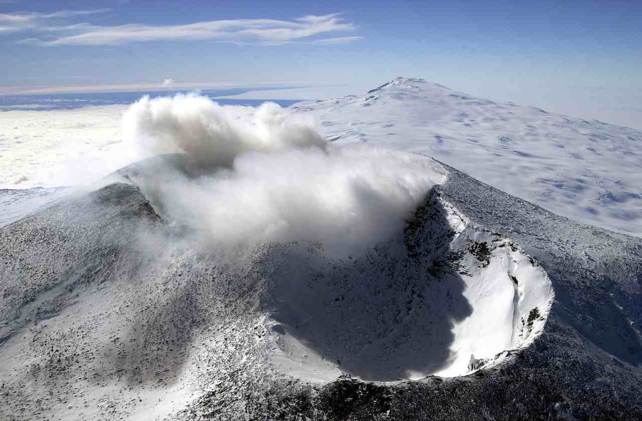 Mt Erebus Ross sopka antarktida