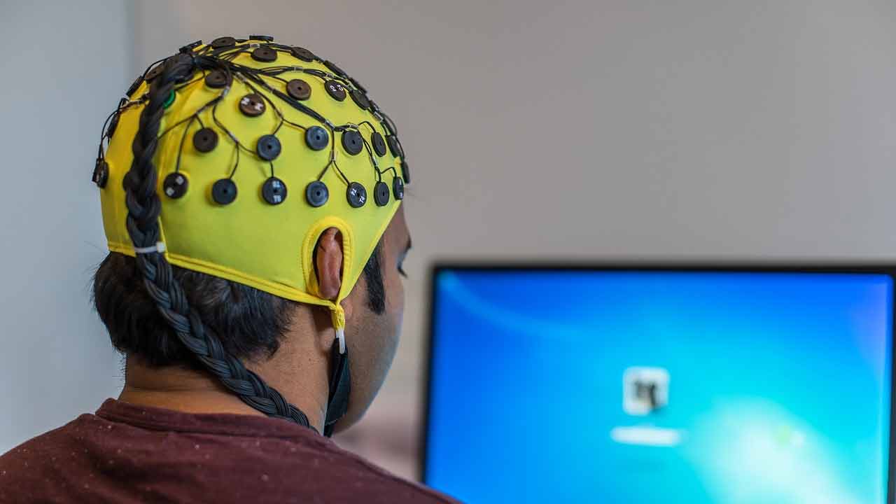 Výskumníci predstavili nové EEG elektródy, ktoré sú tenšie, pohodlnejšie a spoľahlivejšie