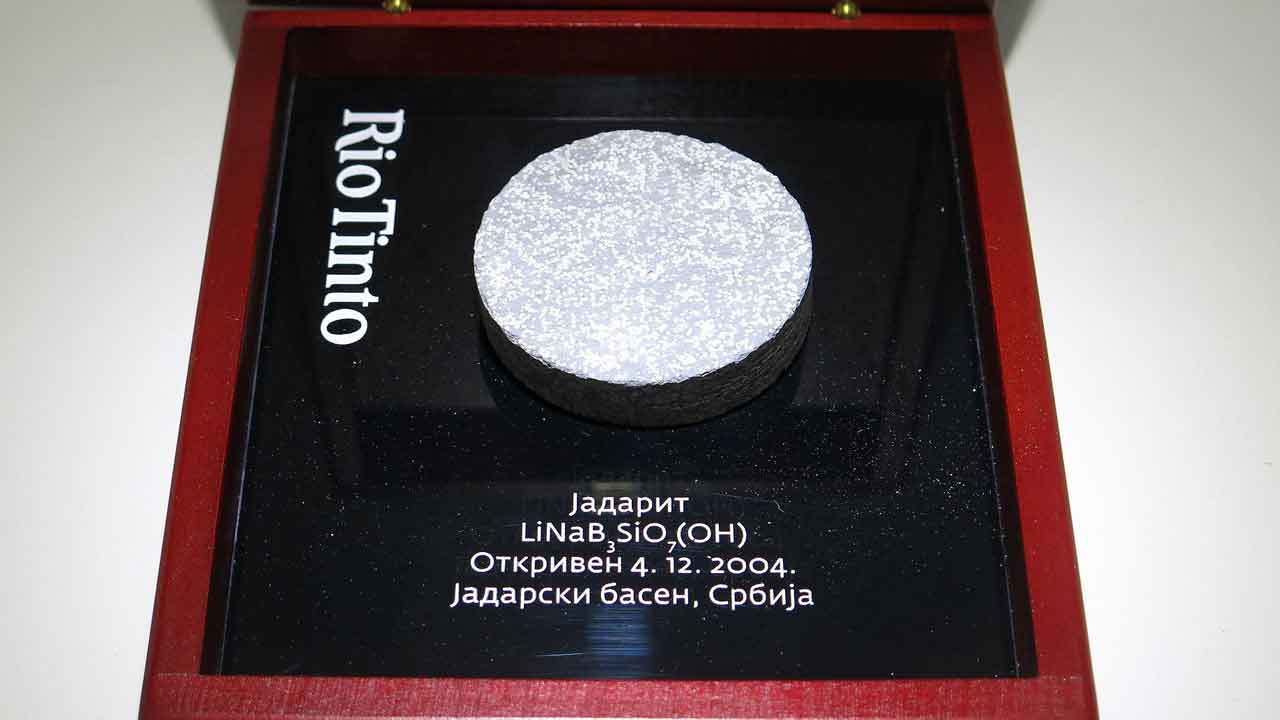 Výskumníci objavili minerál, ktorý je takmer totožný s Kryptonitom