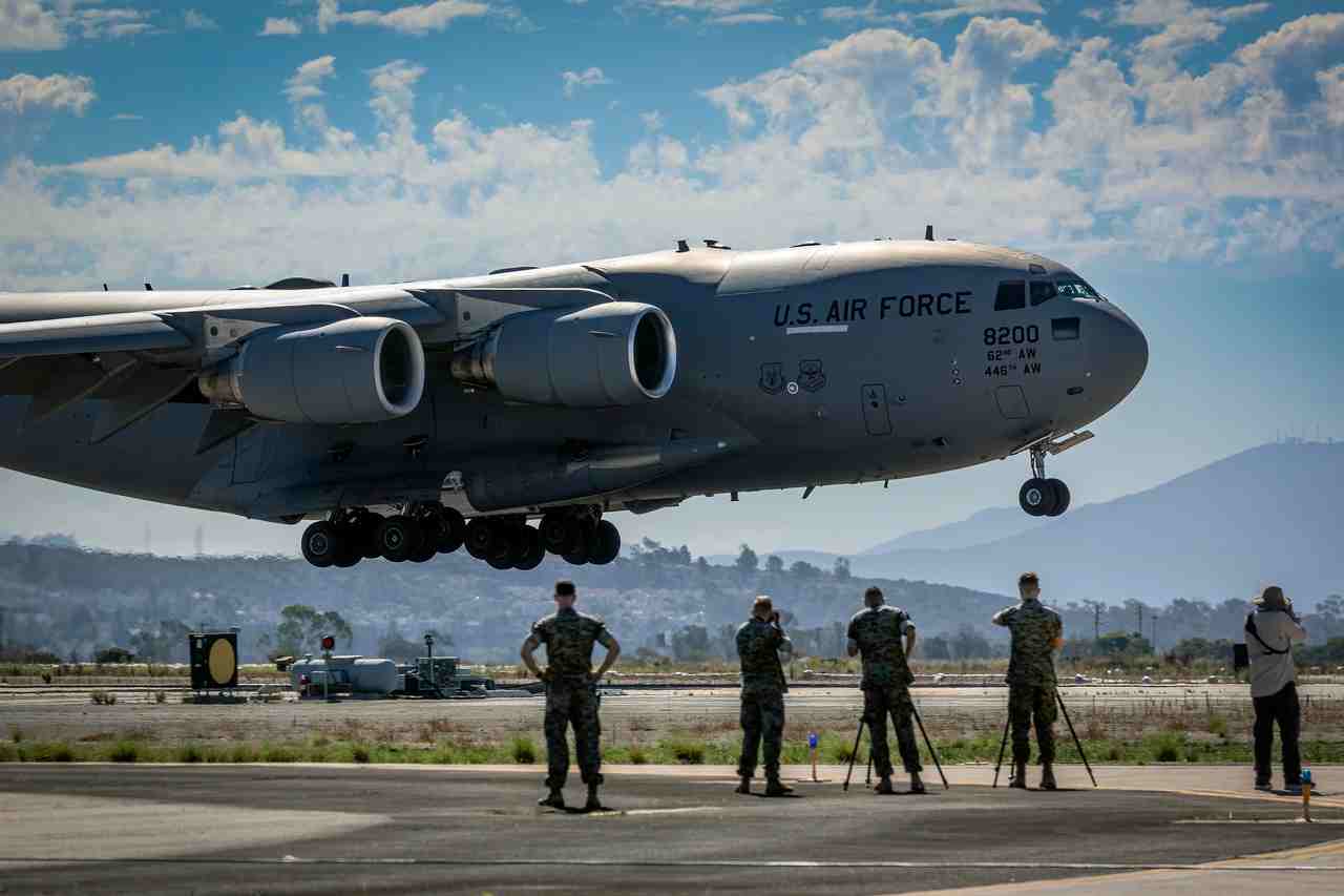 Boeing C-17 armadne lietadlo_1