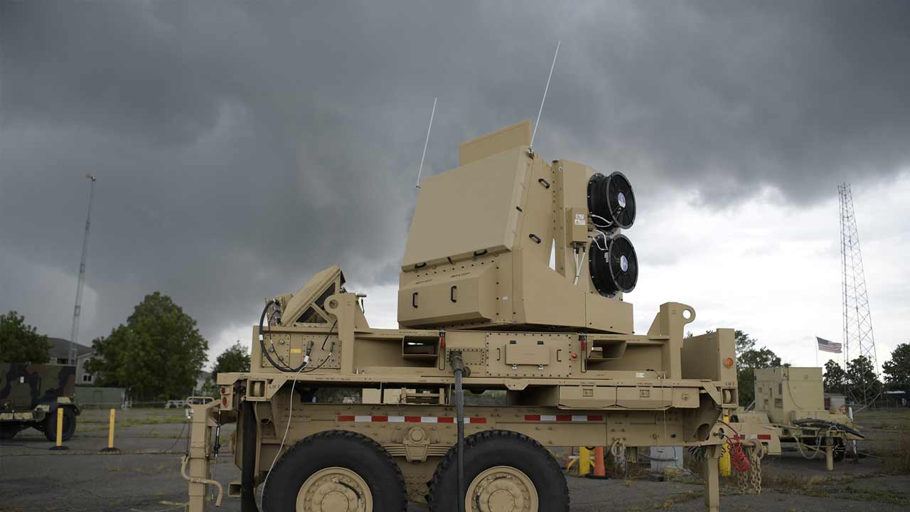 Lockheed Martin predstavuje mobilný radar Sentinel A4, ktorý si poradí aj s náročnými útokmi.