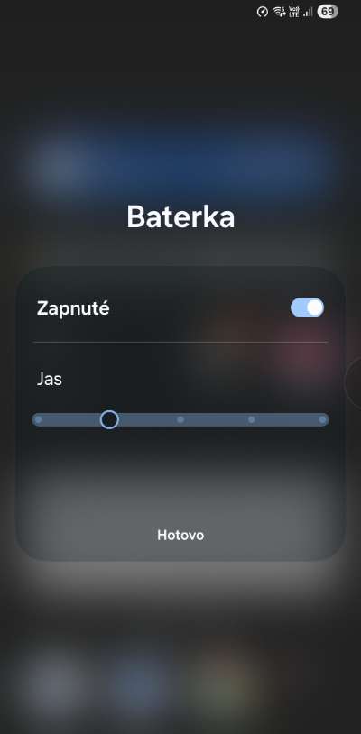 Nastavenie jasu baterky v Samsung telefóne