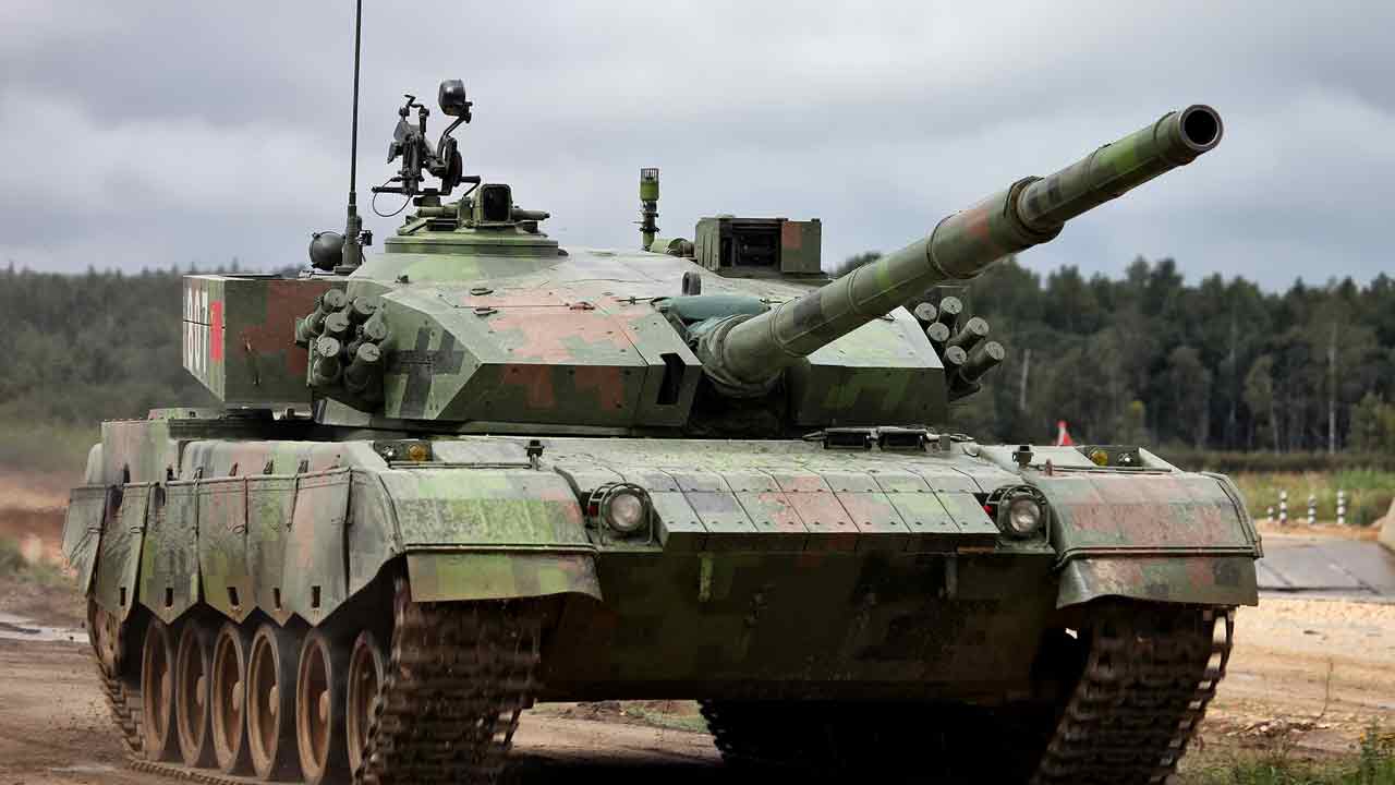 Čína vylepšuje svoj tank Type 96, dostáva prvky proti inteligentným raketám a dronom