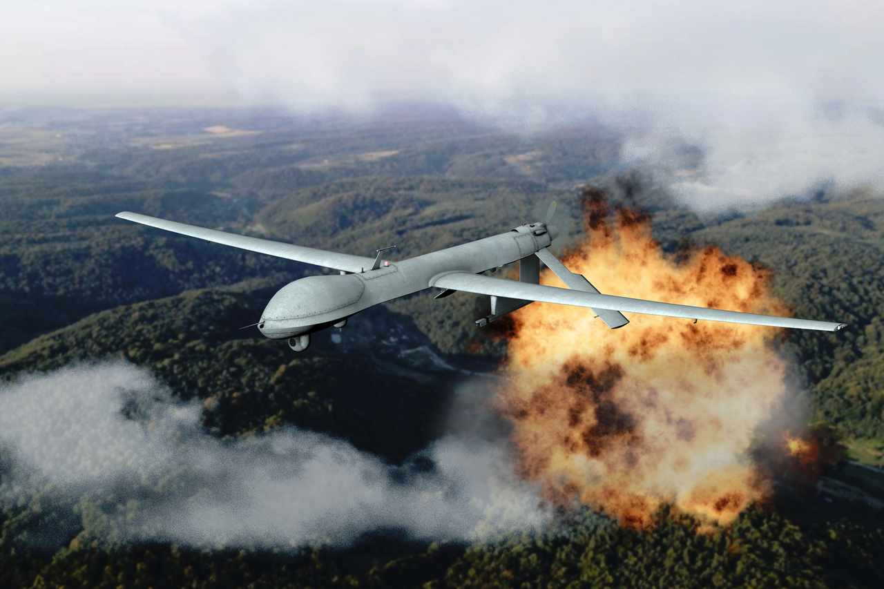 Dron zhadzuje bombu alebo dostal zásah
