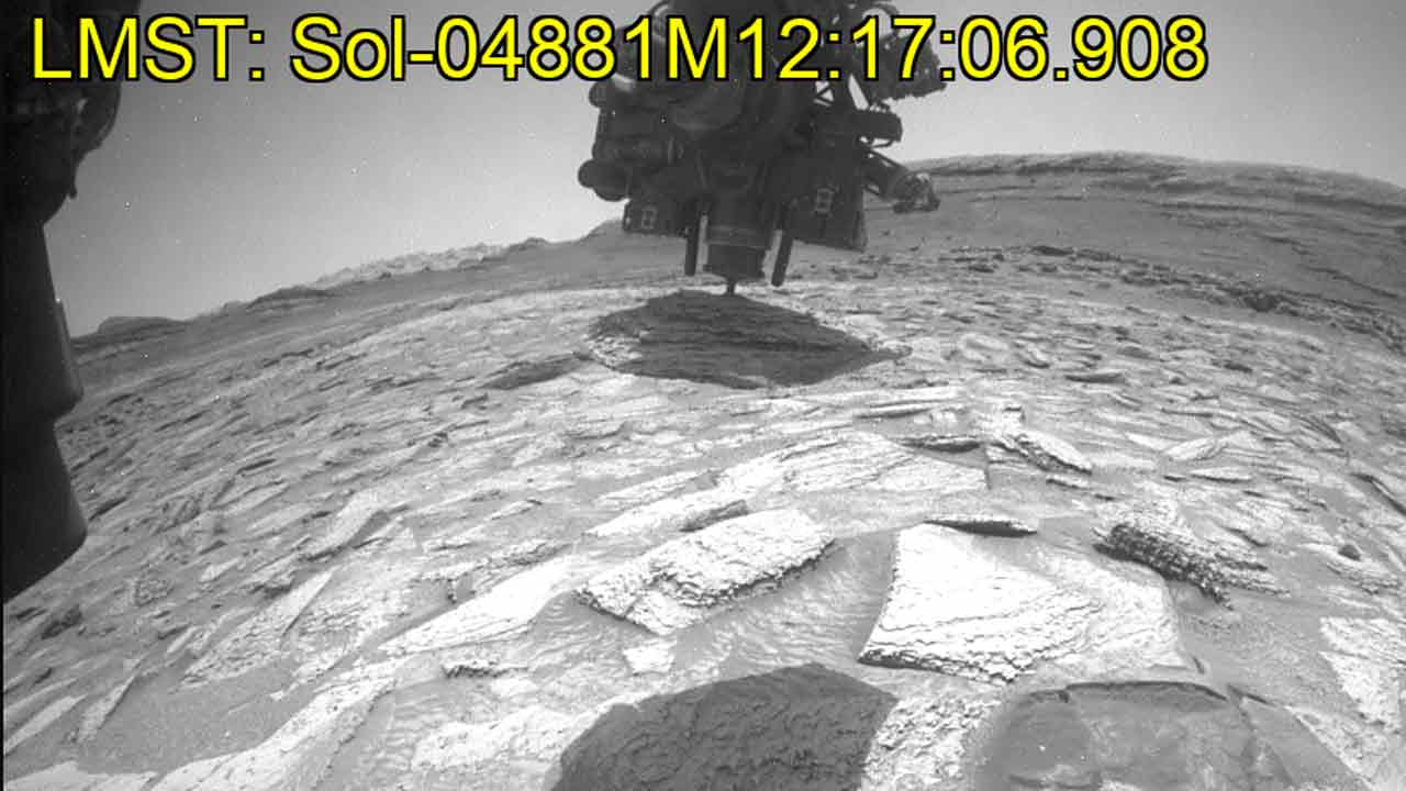 Rover Curiosity prežil najbizarnejšiu situáciu svojej misie