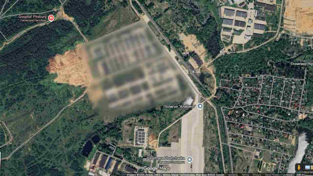 rozmazana ruska vojenska zakladna na mapach